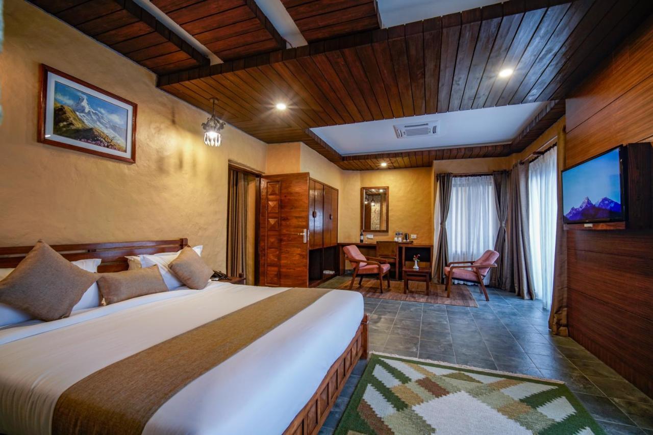 Bar Peepal Resort Pokhara Exteriör bild Deluxe Suite