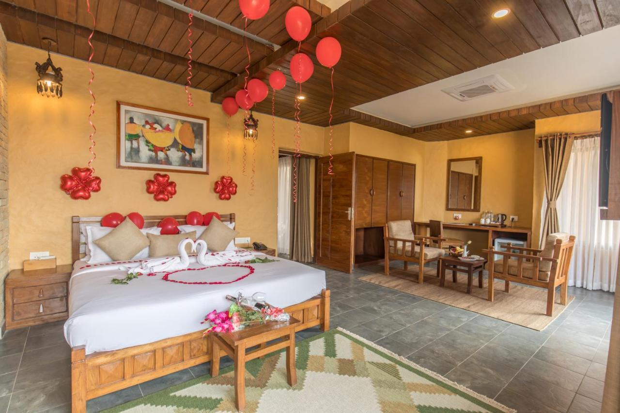Bar Peepal Resort Pokhara Exteriör bild A room at the resort
