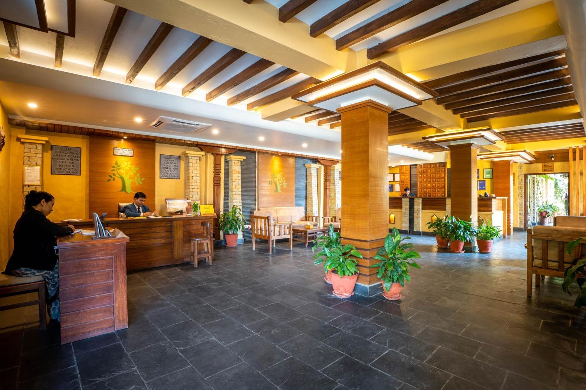 Bar Peepal Resort Pokhara Exteriör bild Lobby