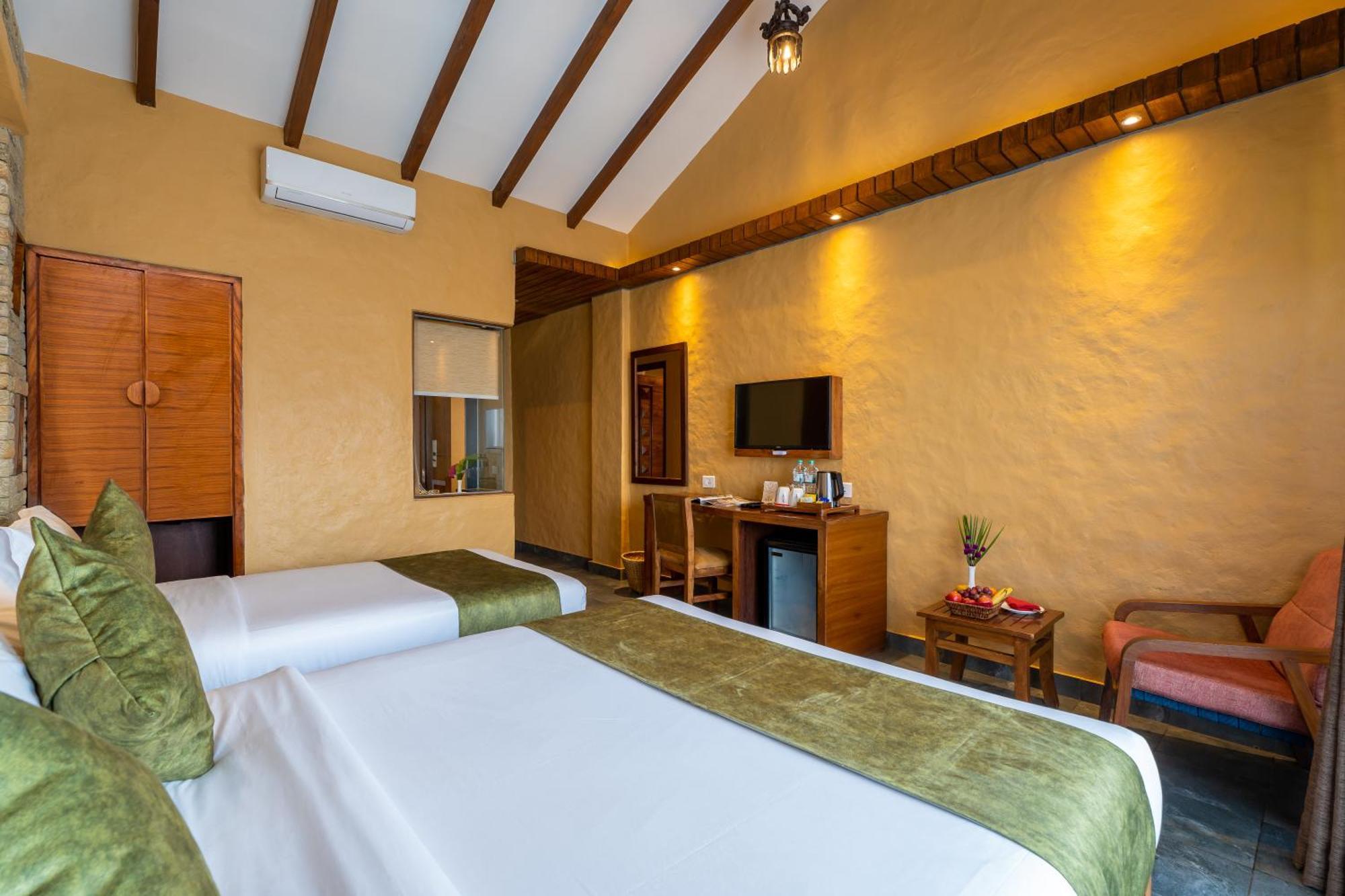 Bar Peepal Resort Pokhara Exteriör bild Deluxe Room
