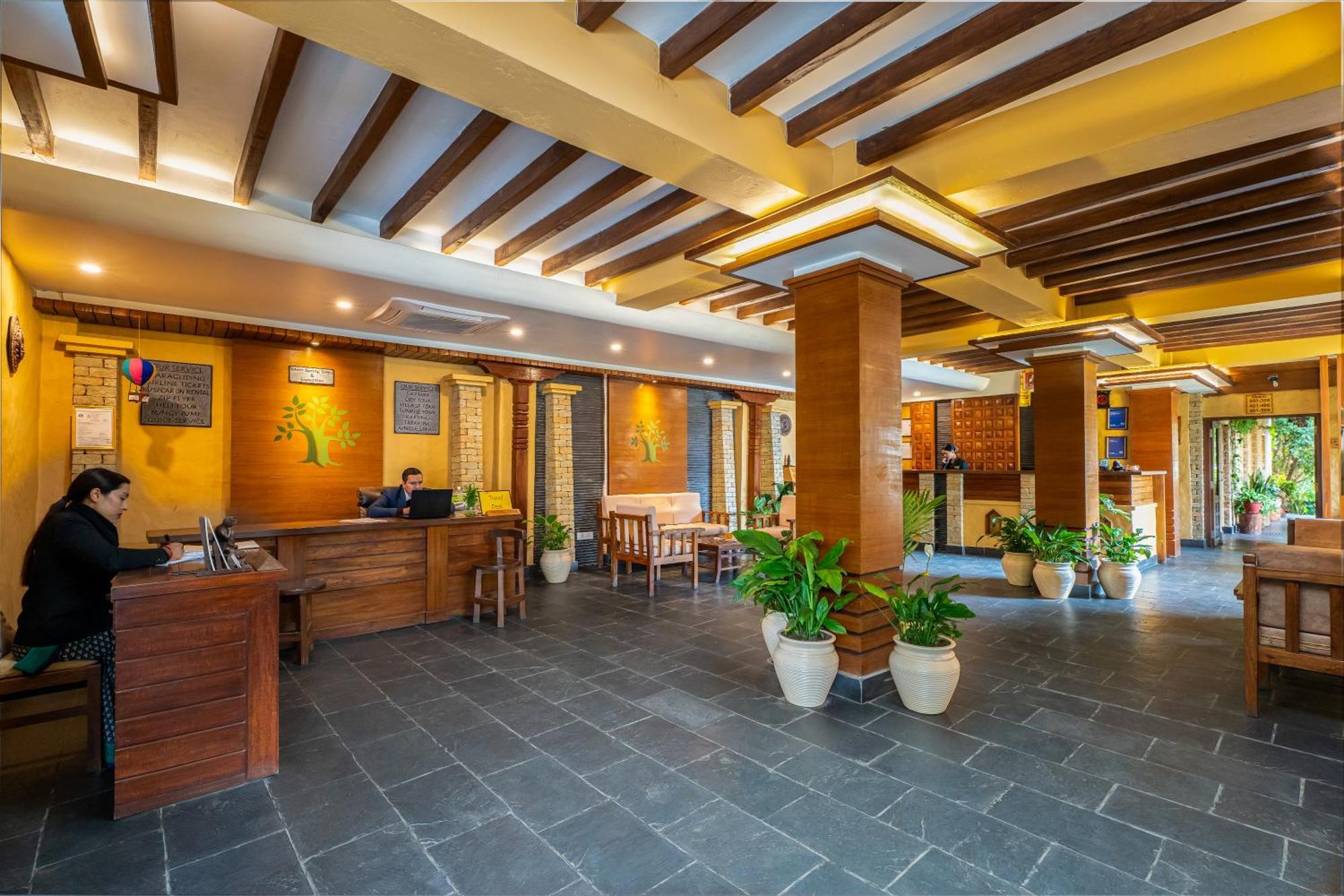 Bar Peepal Resort Pokhara Exteriör bild Lobby
